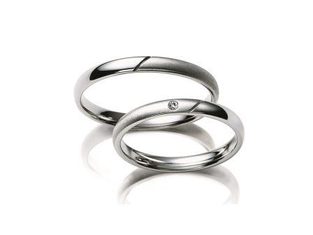 結婚指輪：マイスター　クラシックスライン 011　Pt950　上：￥165,000-　下：￥185,000-