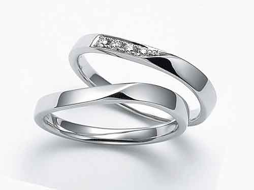 9:福岡で結婚指輪が安いアドゥー 2009¥32,400-　2011¥49,680-